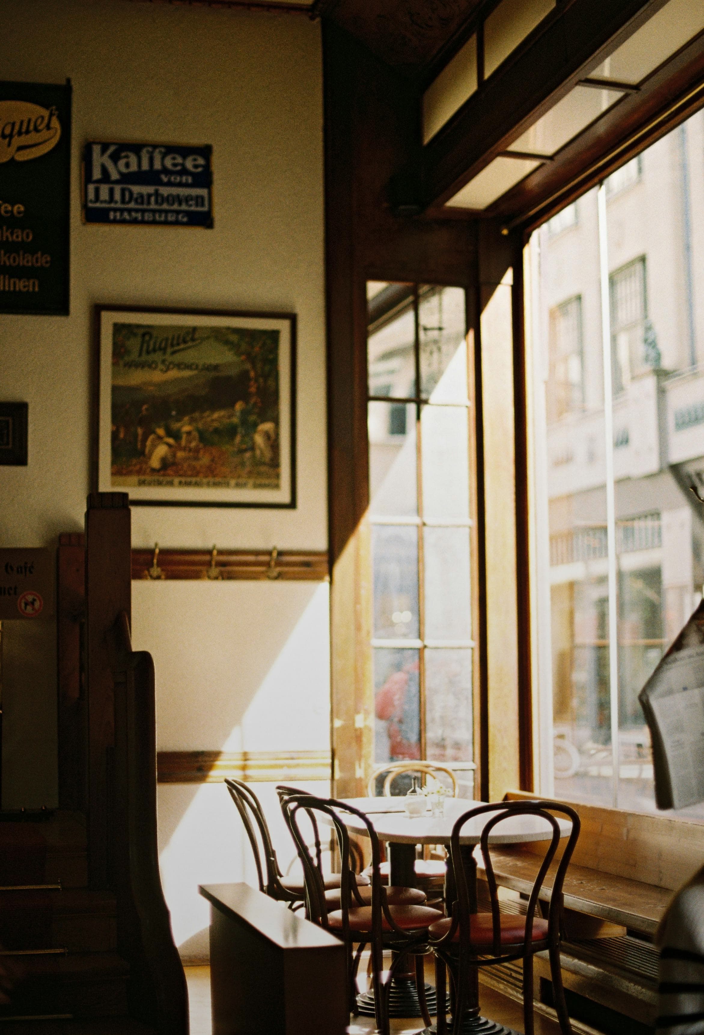 Picture of a lunchroom